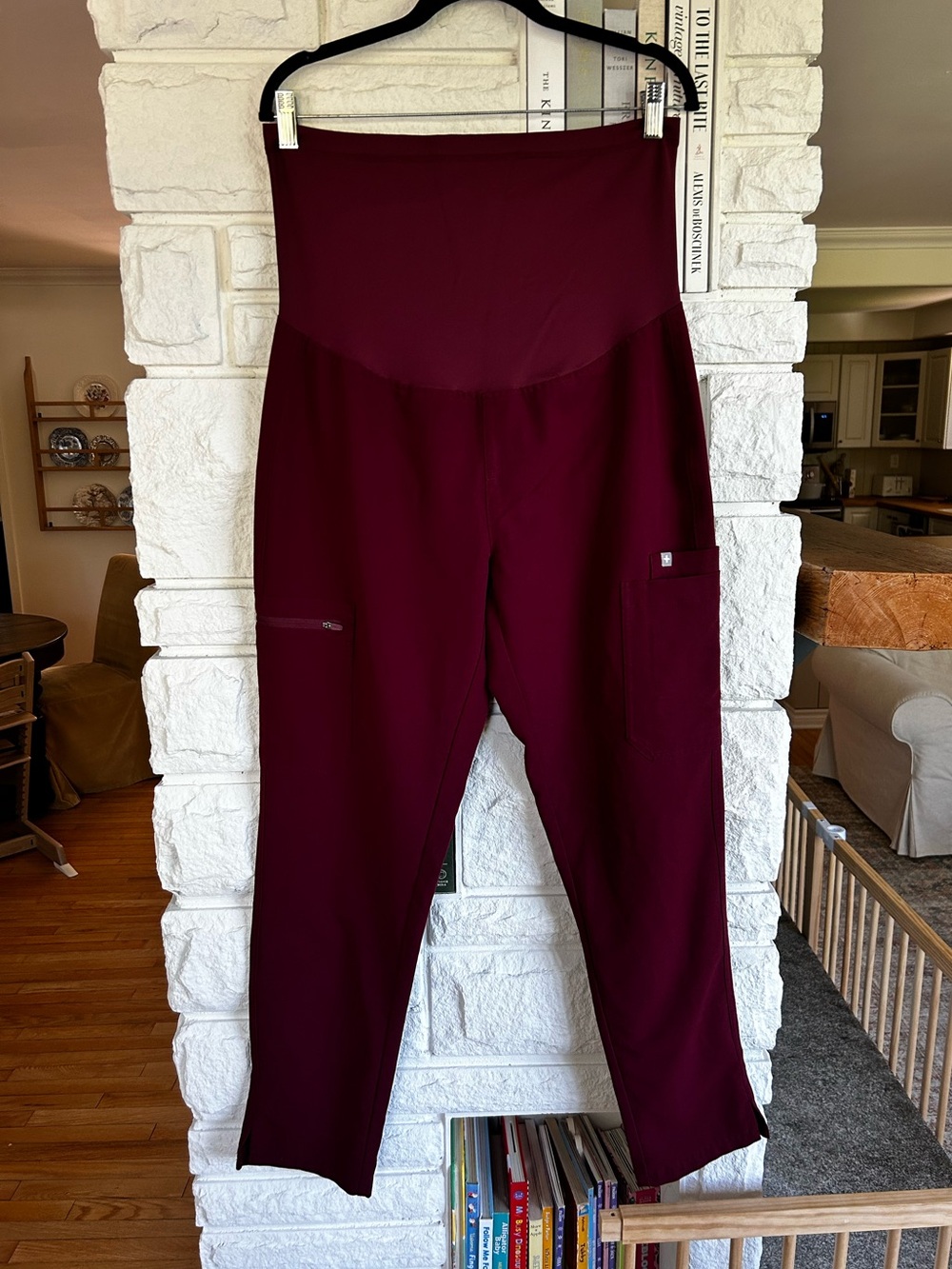 FIGS Yola Maternity Scrub Pants Burgundy Size Medium - Picture 2 of 12